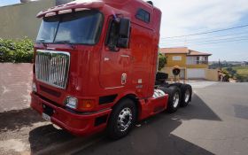 Caminh�o International Vermelho
